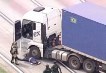 PM divulga imagens de resgate de caminhoneiro no Rodoanel